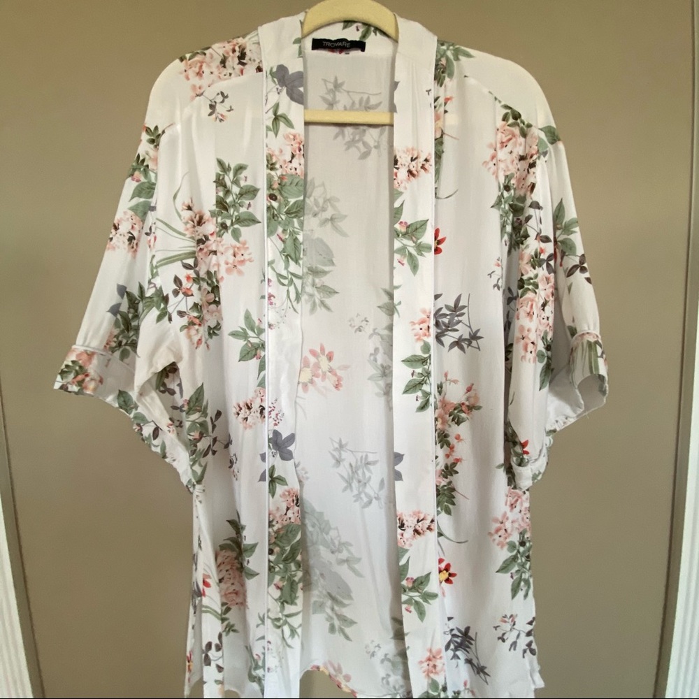 Trovare floral kimono